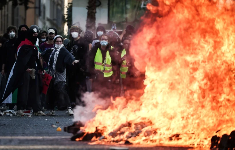 França em protesto: Geração Z e Coletes Amarelos juntam-se contra o custo de vida